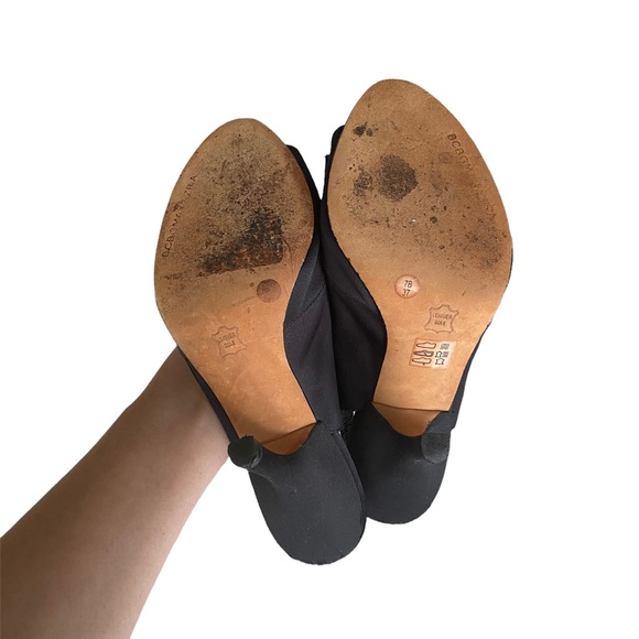 BCBG Satin Peep Toe Sling Back w/ Bow [ PRE-LOVED] - Picture 2 of 4